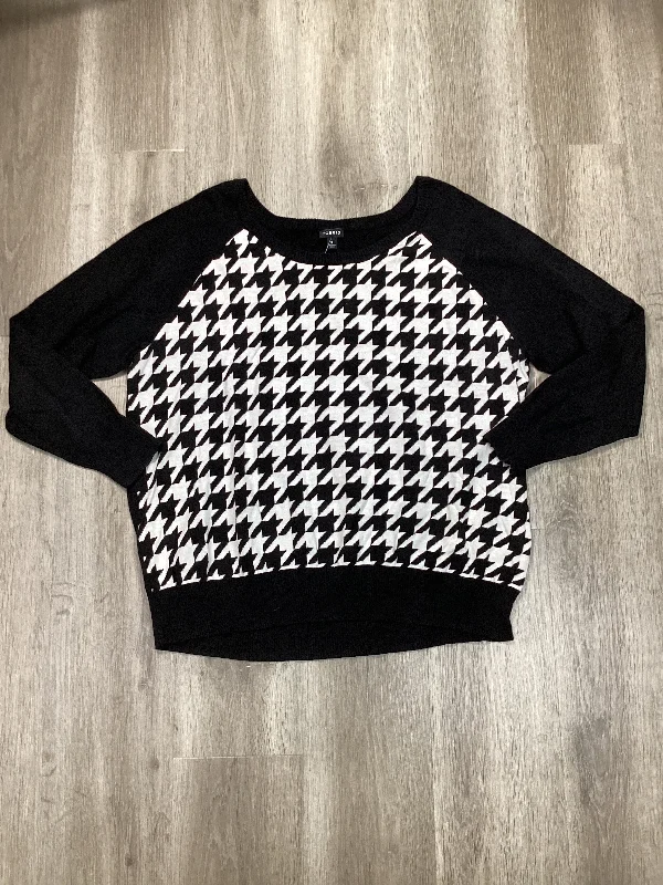 Top Long Sleeve By Torrid In Black & White, Size: 3x