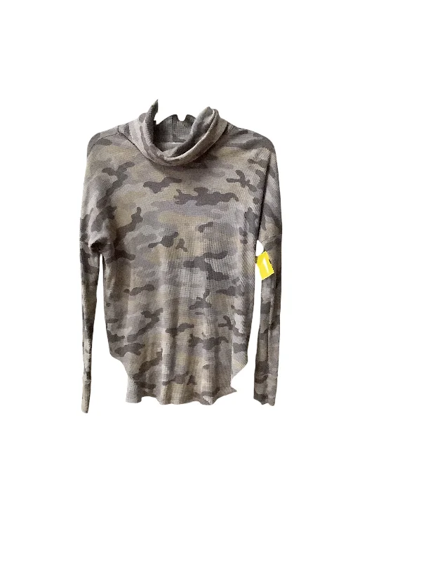 Top Long Sleeve Basic By Michael Stars In Camouflage Print, Size: Xs